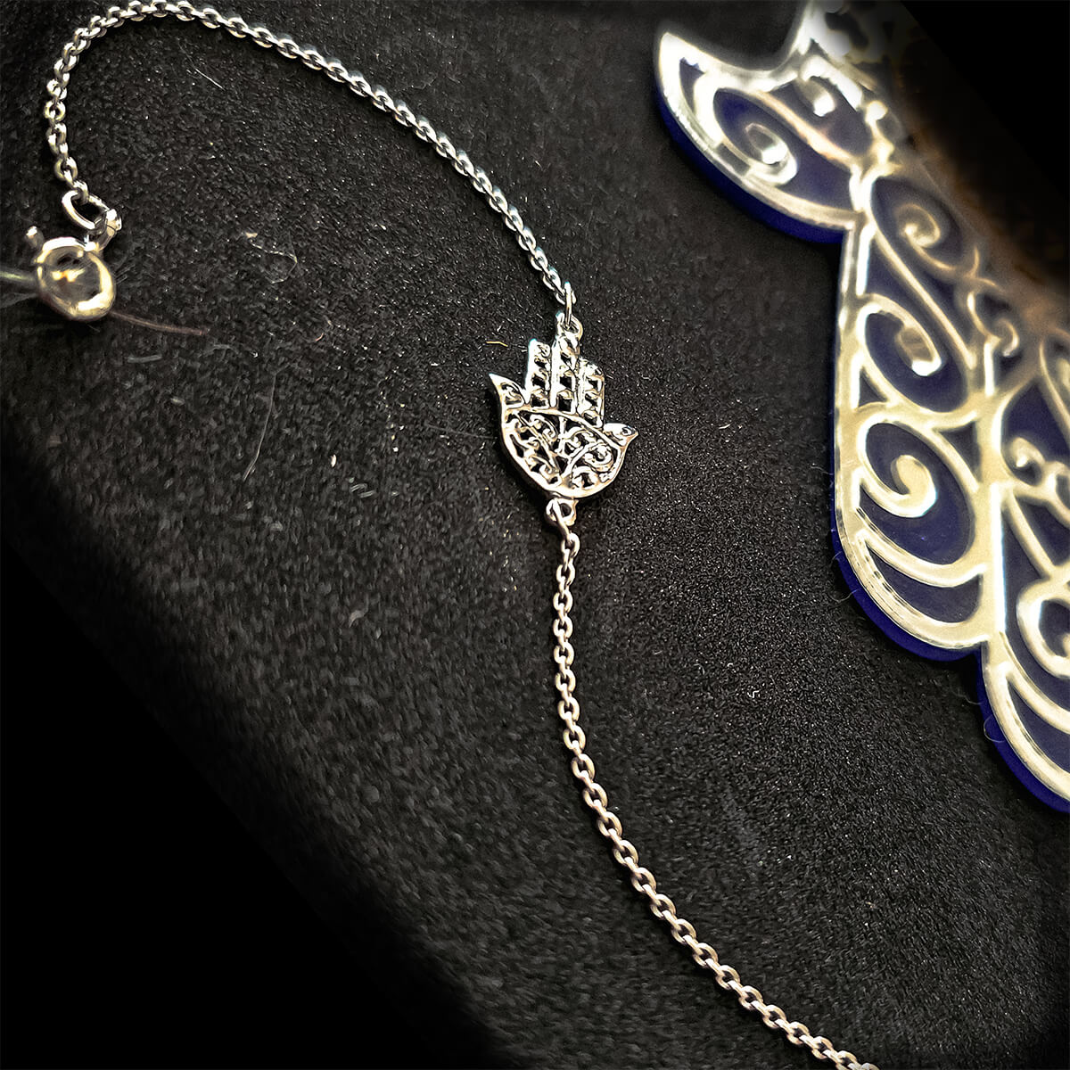 Sterling Silver Hamsa Hand Pendant Bracelet – Symbol of Protection & Good Fortune