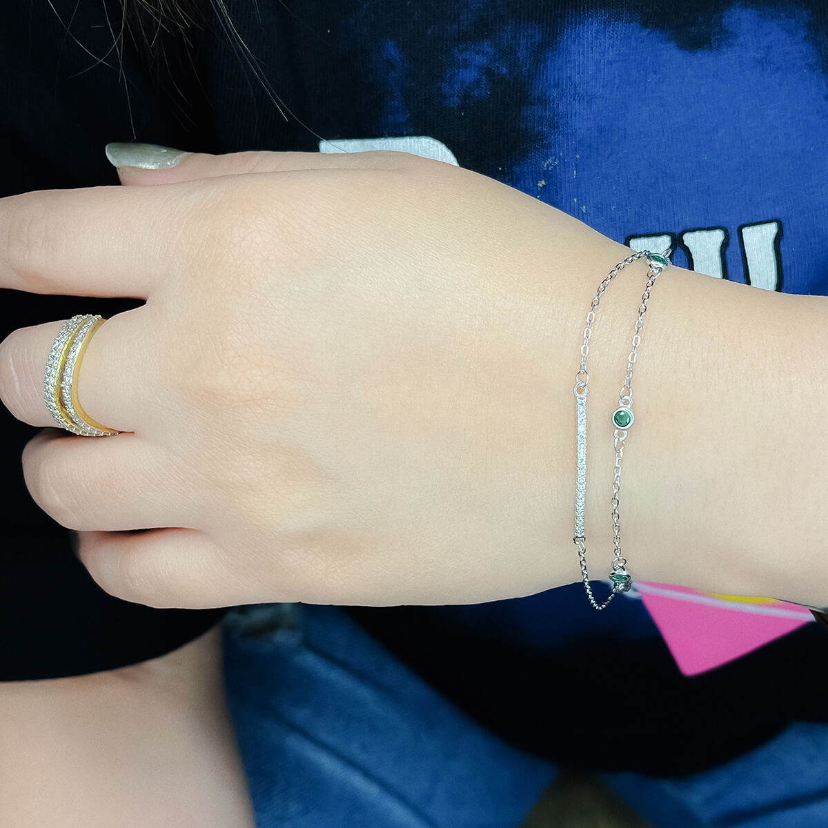 Elegant Silver Bracelet Set with Emerald Green Stone Accents – Minimalist Women’s Jewelry