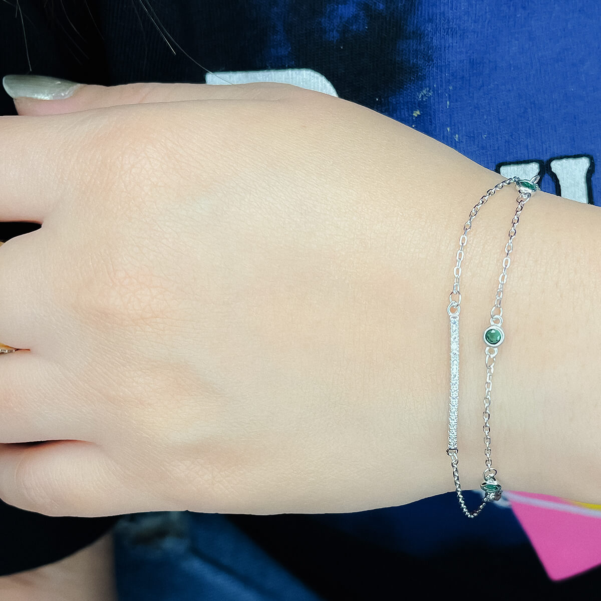 Elegant Silver Bracelet Set with Emerald Green Stone Accents – Minimalist Women’s Jewelry